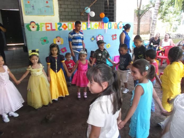 Día Alegre con las Niñas y los Niños del Centro Escolar Concepción de Huiscoyolate